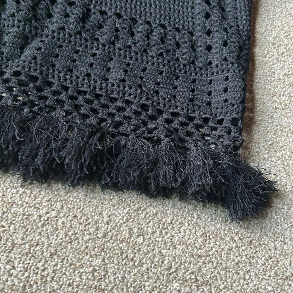 Carlisle Per Se Crochet Fringe Black Top - Picture 6 of 7